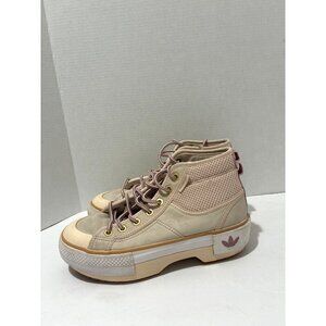 Adidas Women's Nizza Trek sneaker in the Linen Magic Mauve colorway size 6